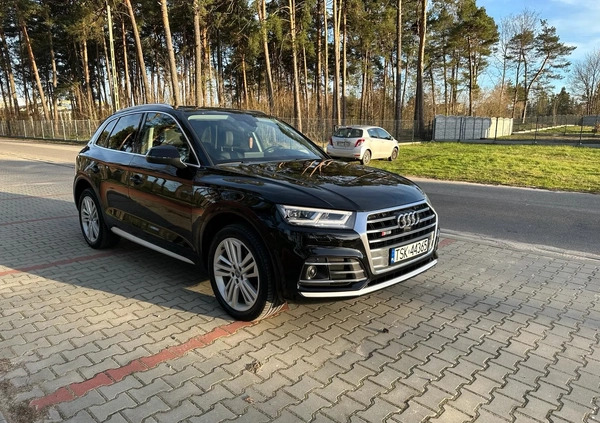 Audi Q5 cena 116000 przebieg: 117000, rok produkcji 2018 z Suchedniów małe 379